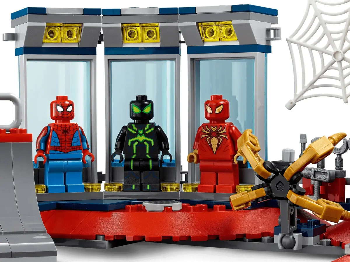 LEGO Marvel Super Heroes 76175 Attack on the Spider Lair set, image 6
