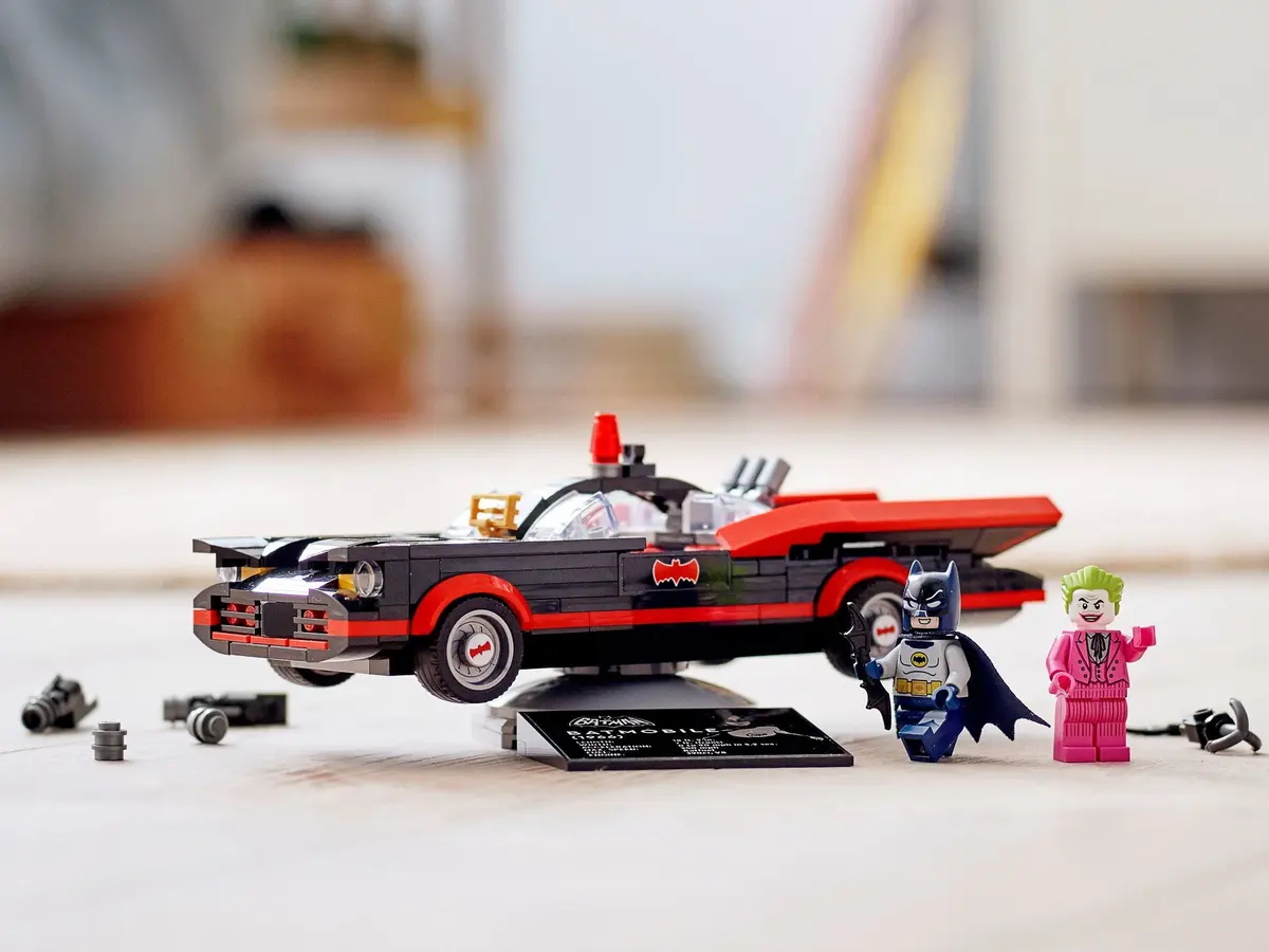 LEGO DC Comics Super Heroes 76188 Batman Classic TV Series Batmobile set, image 3