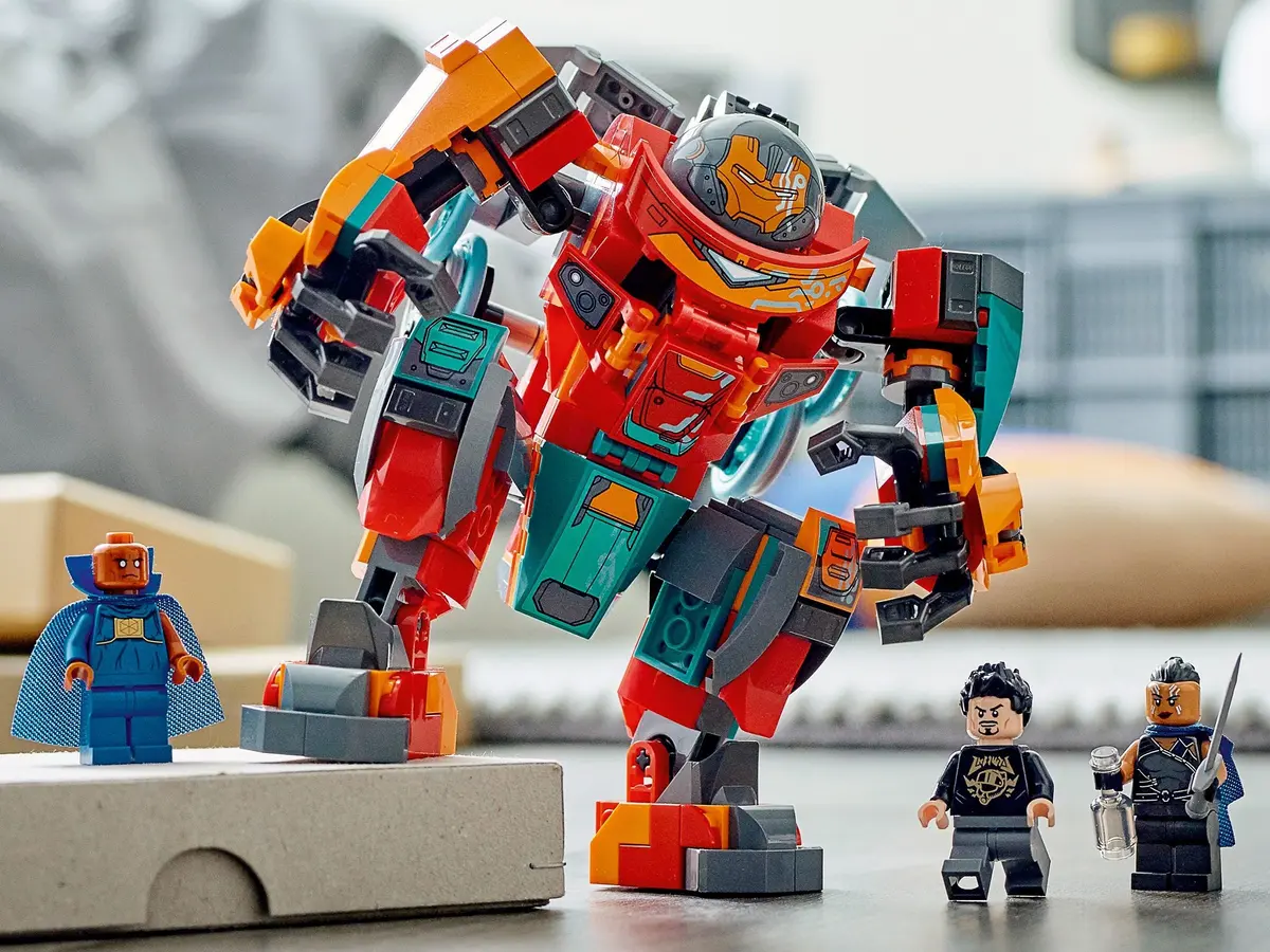 LEGO Marvel Super Heroes 76194 Tony Stark's Sakaarian Iron Man set, image 9