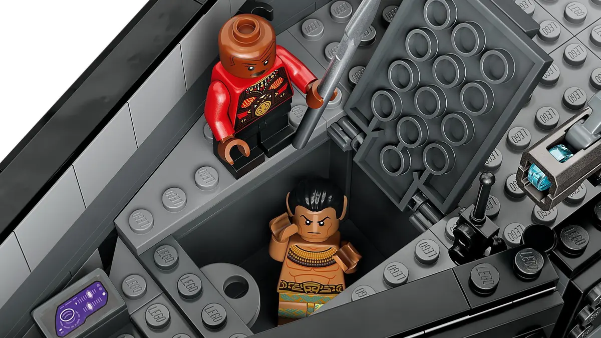 LEGO Marvel Super Heroes 76214 Black Panther: War on the Water set, image 5