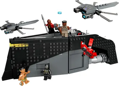 LEGO Marvel Super Heroes 76214 Black Panther: War on the Water set