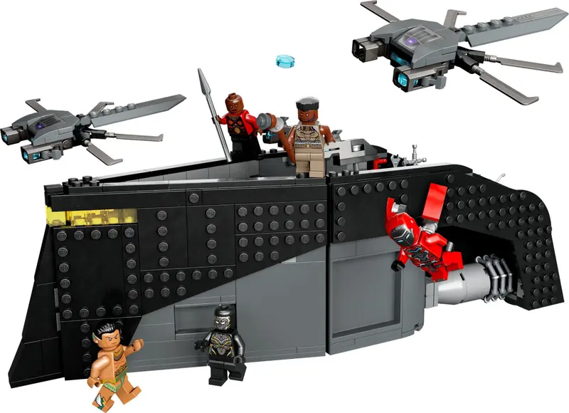 LEGO Marvel Super Heroes 76214 Black Panther: War on the Water set