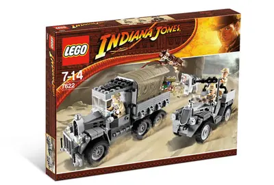 LEGO Indiana Jones 7622 Race for the Stolen Treasure set, image 3