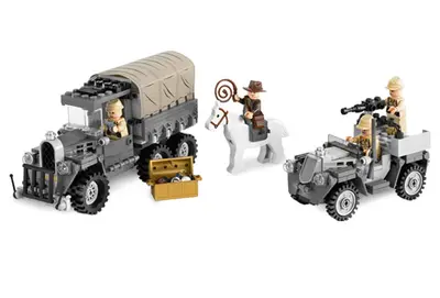 LEGO Indiana Jones 7622 Race for the Stolen Treasure set, image 2
