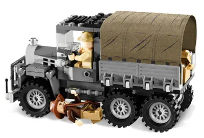 LEGO Indiana Jones 7622 Race for the Stolen Treasure set, image 4