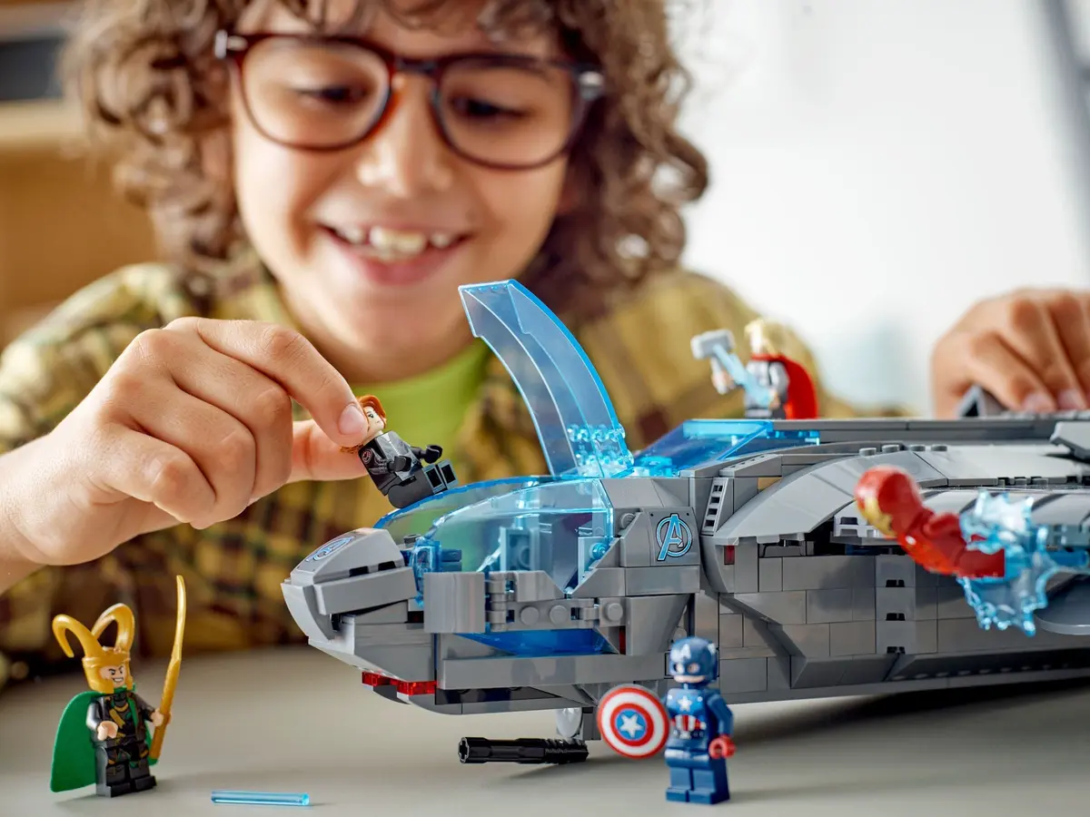 LEGO Marvel Super Heroes 76248 The Avengers Quinjet set, image 3