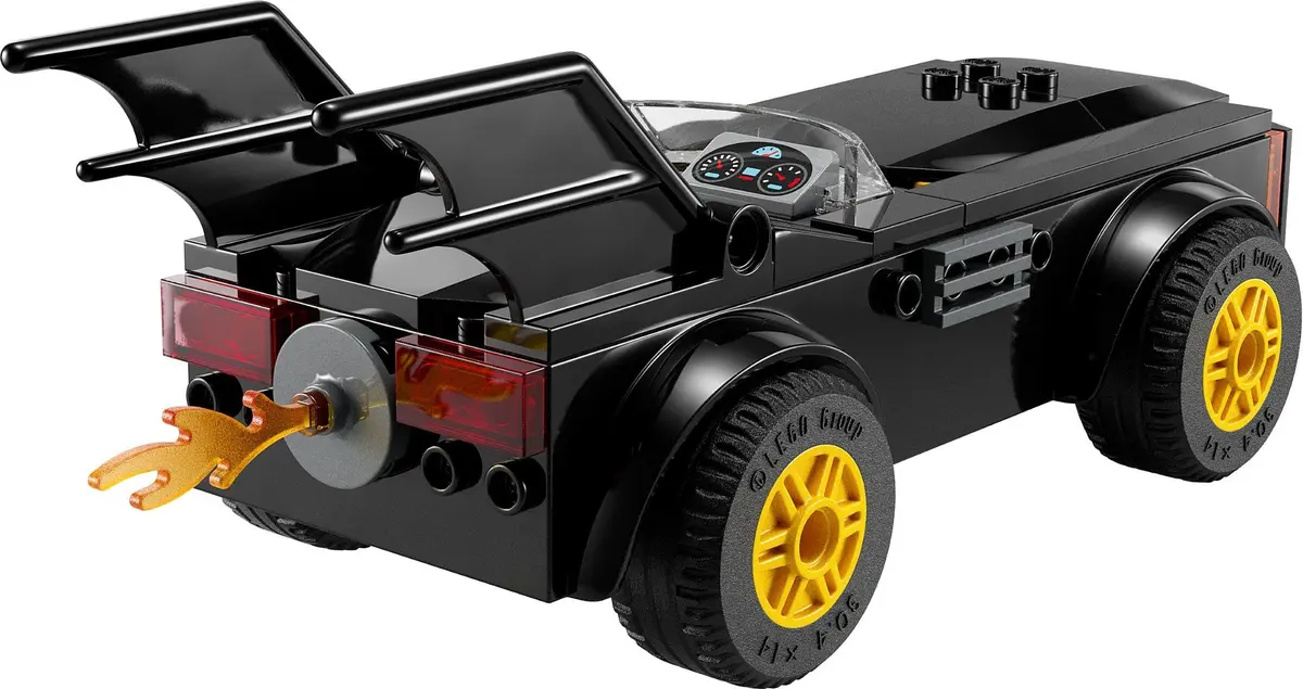 LEGO DC Comics Super Heroes 76264 Batmobile Pursuit: Batman vs. The Joker set, image 4