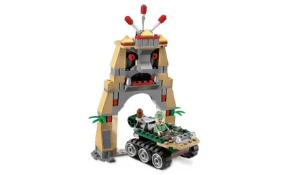 LEGO Indiana Jones 7627 Temple of the Crystal Skull set, image 5