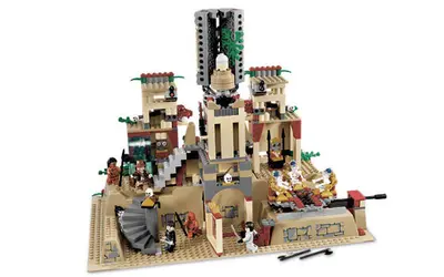 LEGO Indiana Jones 7627 Temple of the Crystal Skull set, image 4