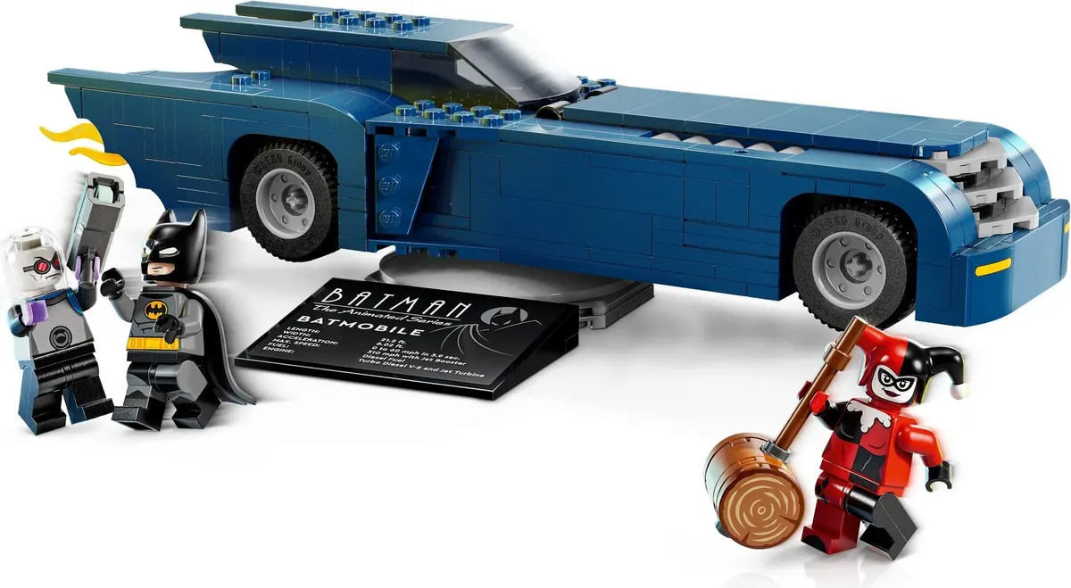 LEGO DC Comics Super Heroes 76274 Batman with the Batmobile vs. Harley Quinn and Mr. Freeze set, image 2