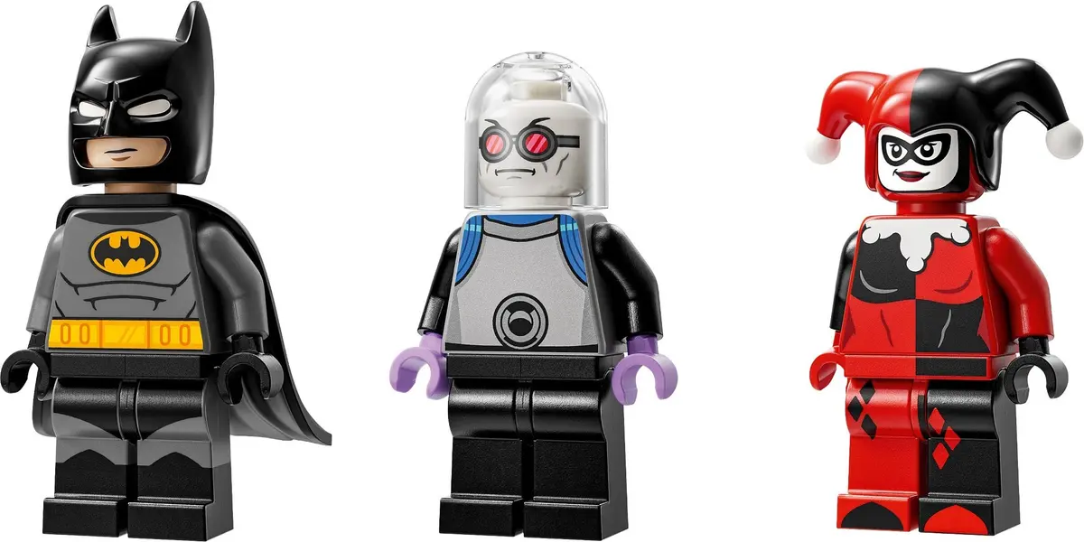 LEGO DC Comics Super Heroes 76274 Batman with the Batmobile vs. Harley Quinn and Mr. Freeze set, image 5