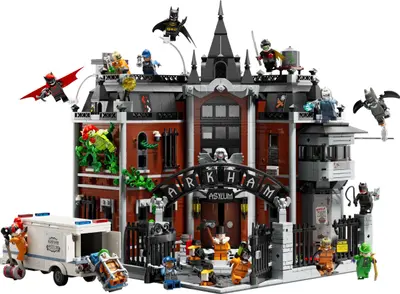 LEGO DC Comics Super Heroes 76300 Arkham Asylum set