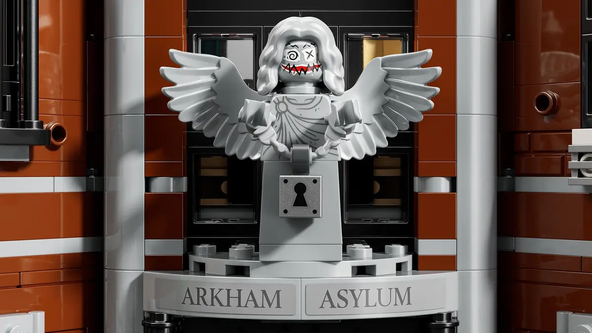LEGO DC Comics Super Heroes 76300 Arkham Asylum set, image 13