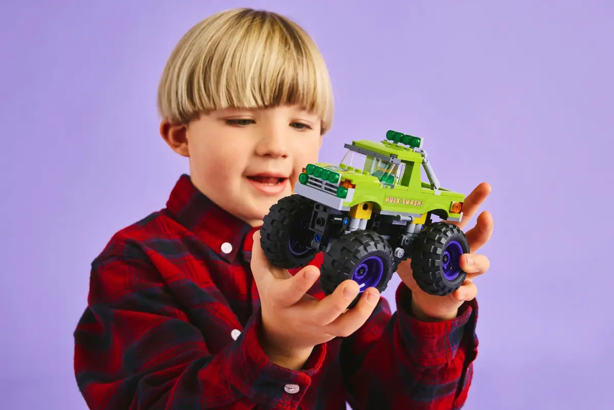 LEGO Marvel Super Heroes 76312 The Hulk Truck vs. Thanos set, image 5