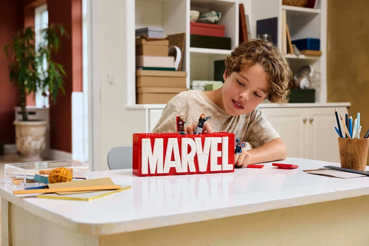 LEGO Marvel Super Heroes 76313 MARVEL Logo set, image 5