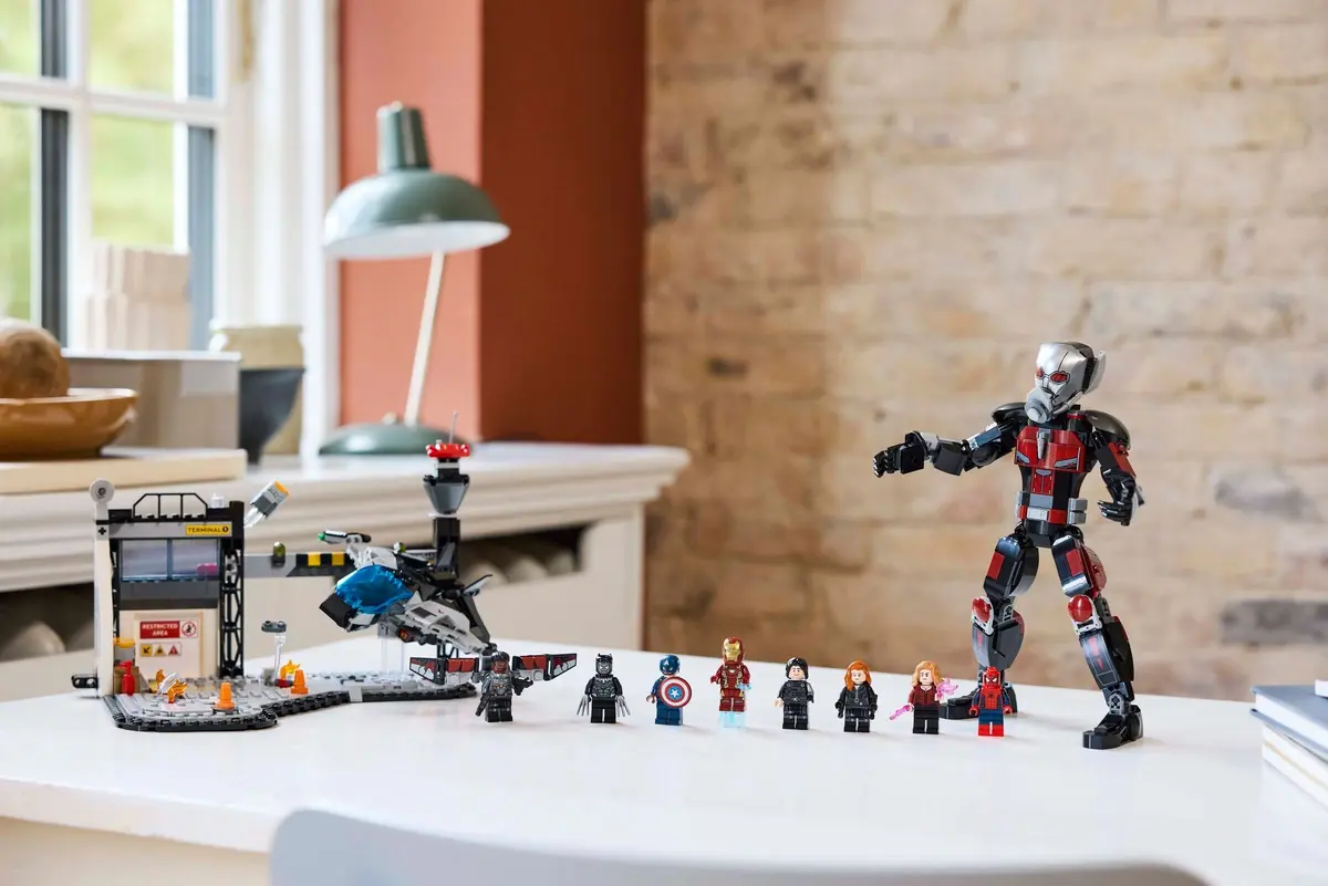 LEGO Marvel Super Heroes 76314 Captain America: Civil War Battle set, image 6