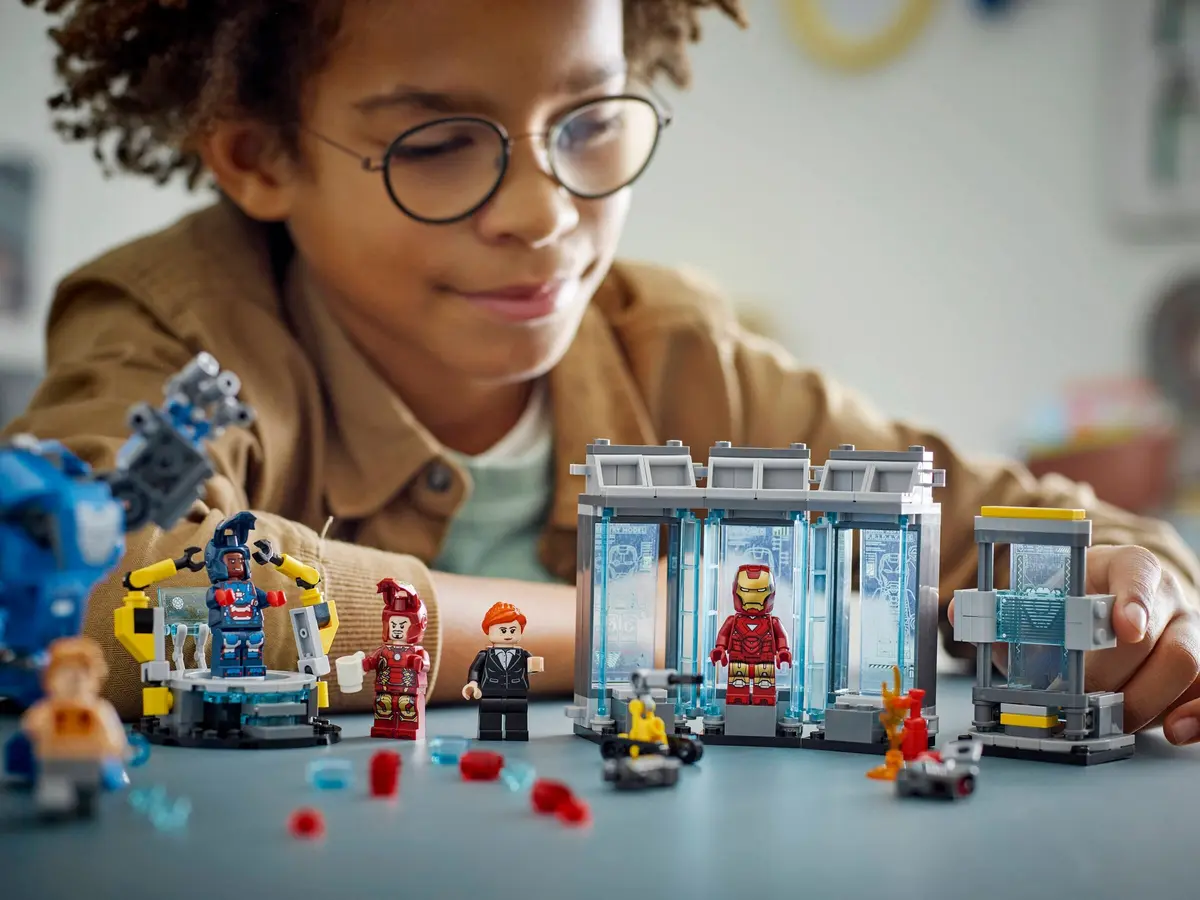 LEGO Marvel Super Heroes 76315 Iron Man's Laboratory: Hall of Armor set, image 4