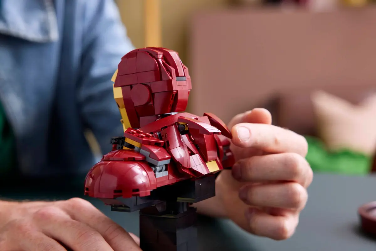 LEGO Marvel Super Heroes 76327 Iron Man MK4 Bust set, image 6