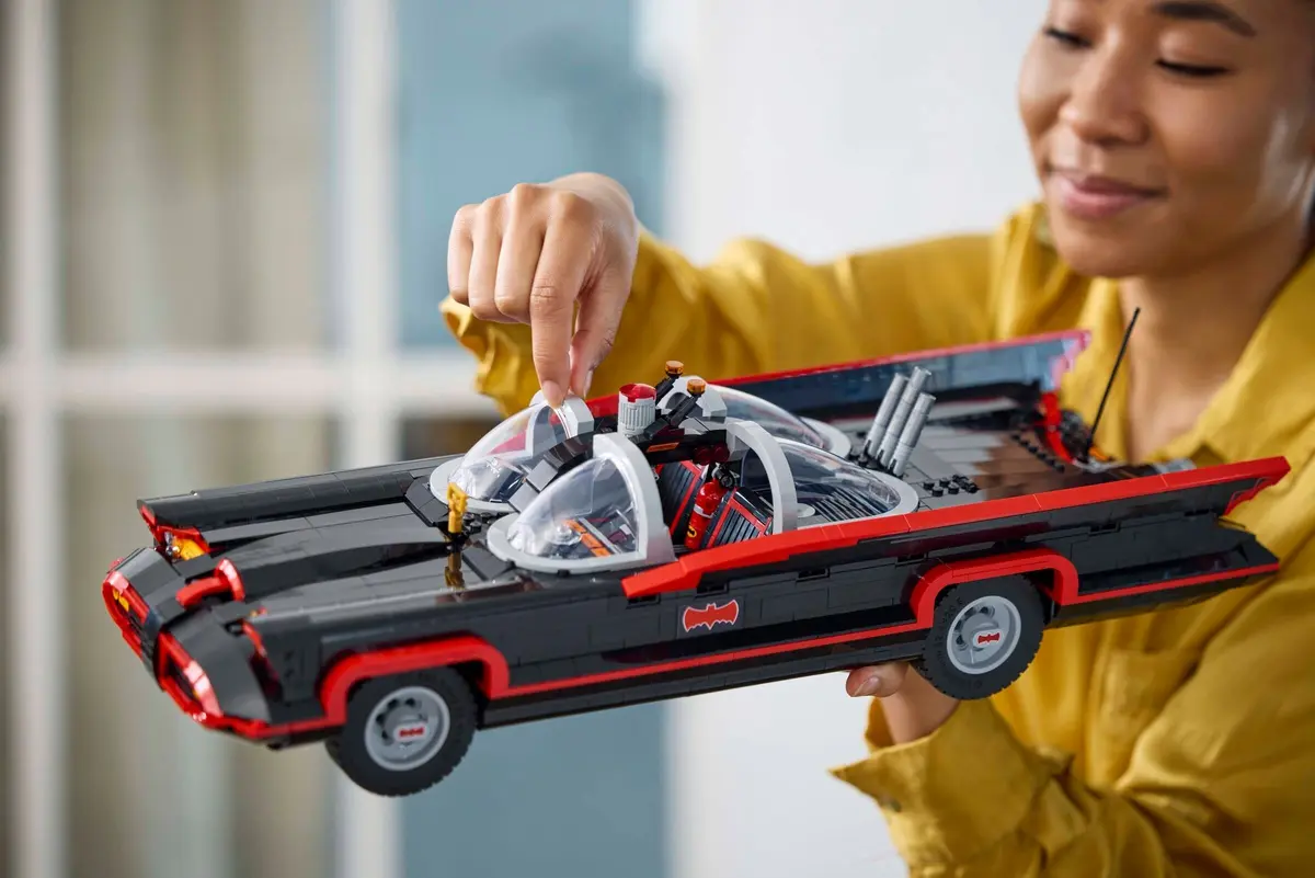 LEGO DC Comics Super Heroes 76328 Batman: The Classic TV Series Batmobile set, image 4