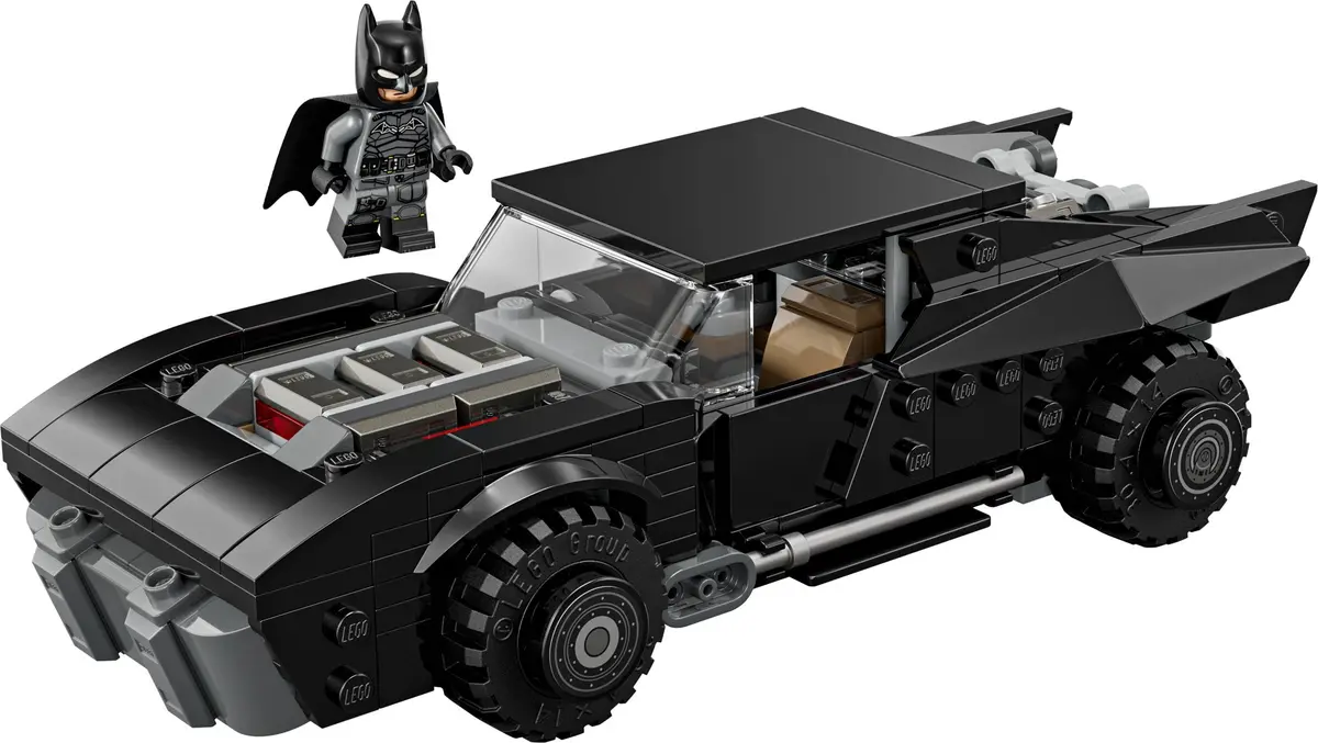 LEGO DC Comics Super Heroes 76332 The Batman Batmobile set