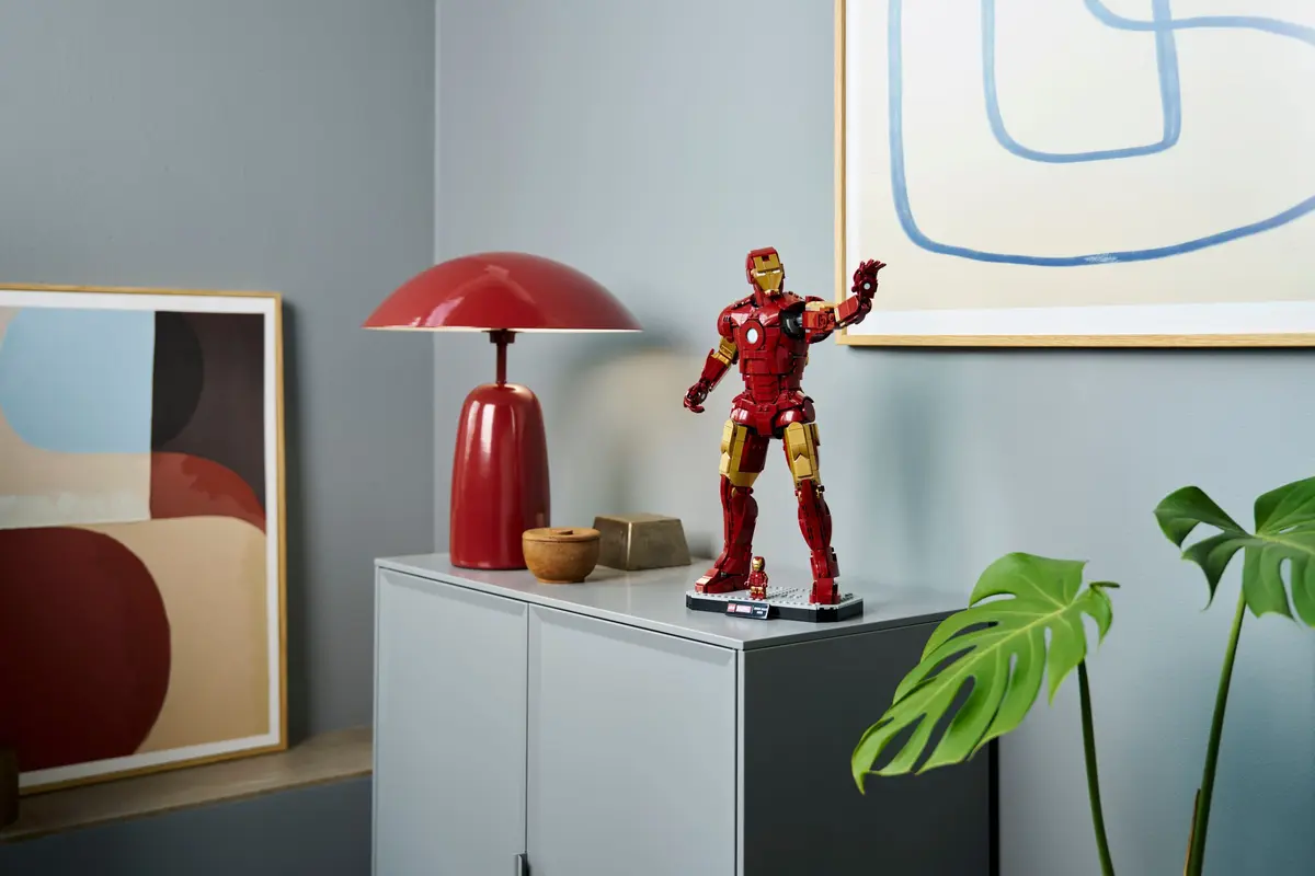LEGO Marvel Super Heroes 76344 Iron Man Mark 3 Collectors' Edition set, image 12