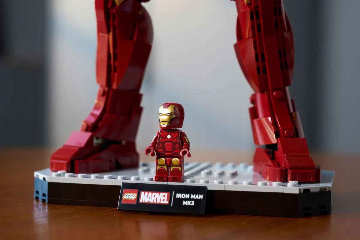 LEGO Marvel Super Heroes 76344 Iron Man Mark 3 Collectors' Edition set, image 9