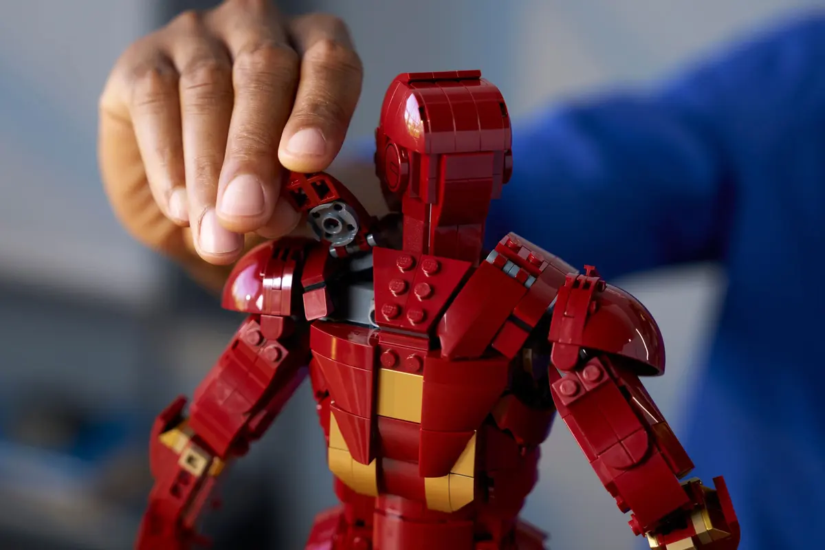 LEGO Marvel Super Heroes 76344 Iron Man Mark 3 Collectors' Edition set, image 4