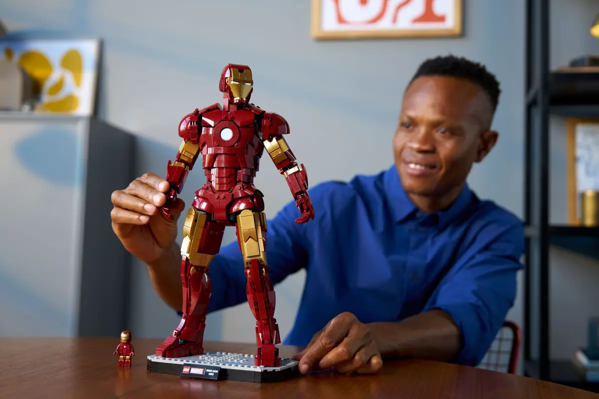 LEGO Marvel Super Heroes 76344 Iron Man Mark 3 Collectors' Edition set, image 10