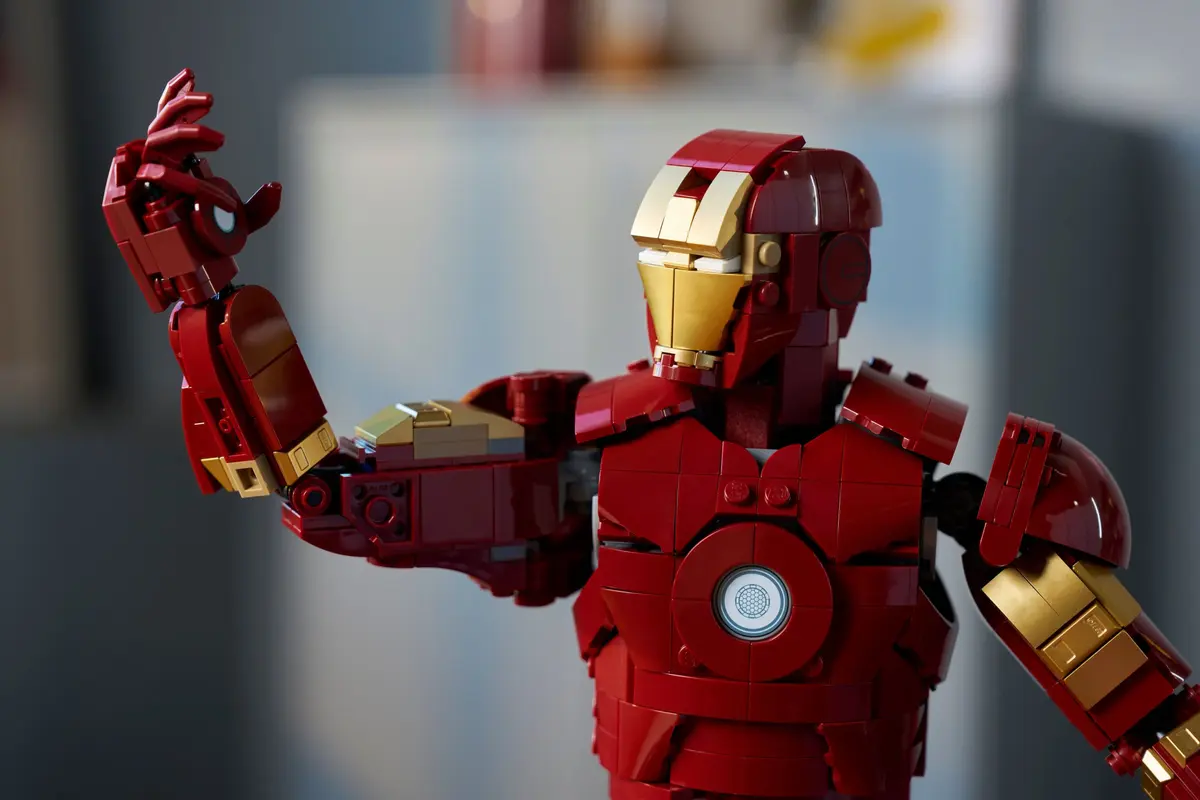LEGO Marvel Super Heroes 76344 Iron Man Mark 3 Collectors' Edition set, image 6
