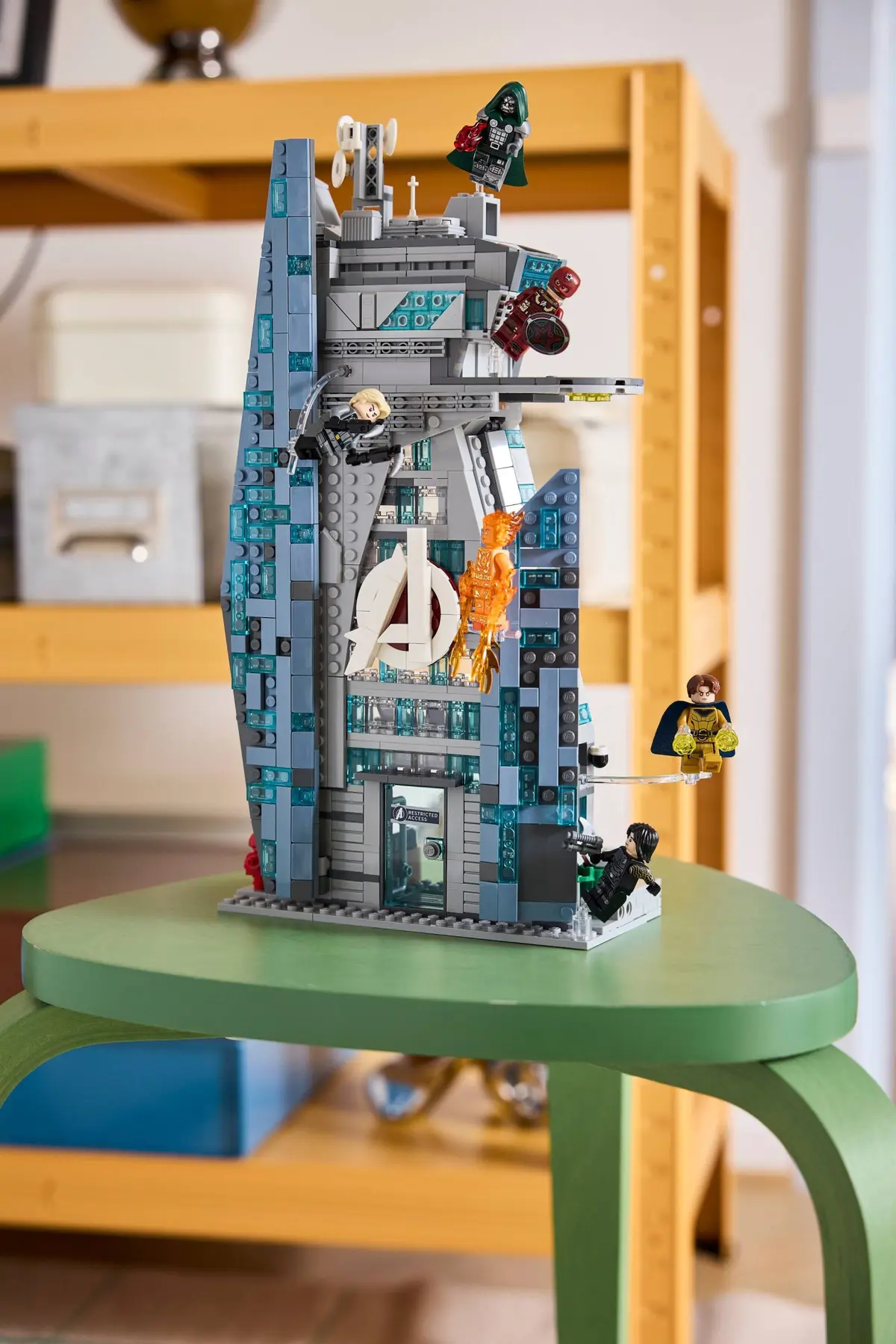 LEGO Marvel Super Heroes 76352 Avengers: Doomsday New Avengers Tower set, image 7