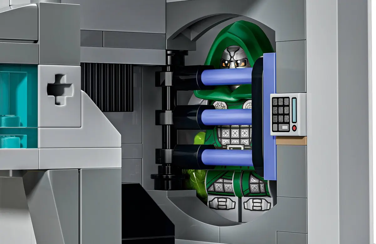 LEGO Marvel Super Heroes 76352 Avengers: Doomsday New Avengers Tower set, image 18