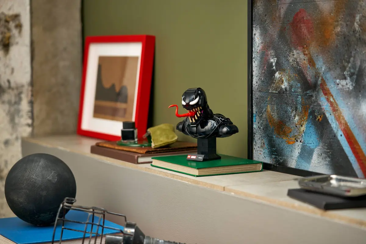 LEGO Marvel Super Heroes 76356 Venom Bust set, image 16