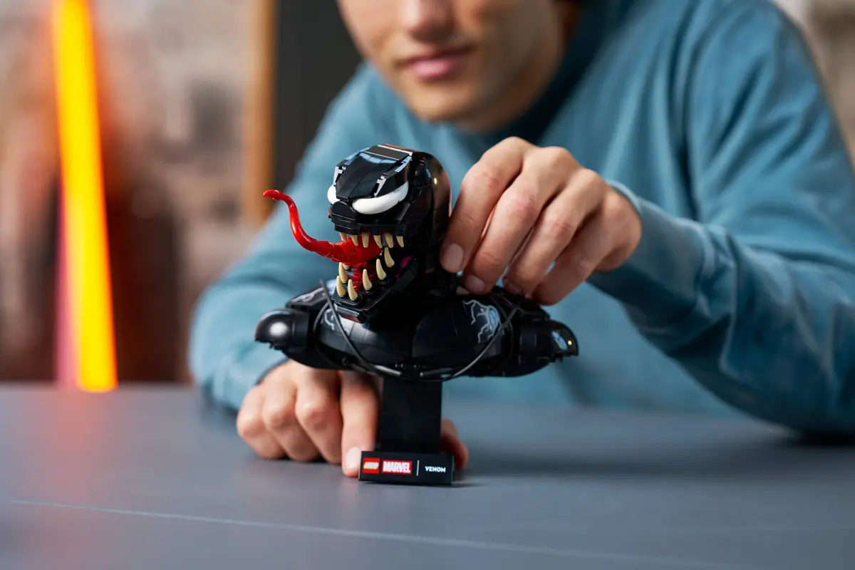 LEGO Marvel Super Heroes 76356 Venom Bust set, image 6