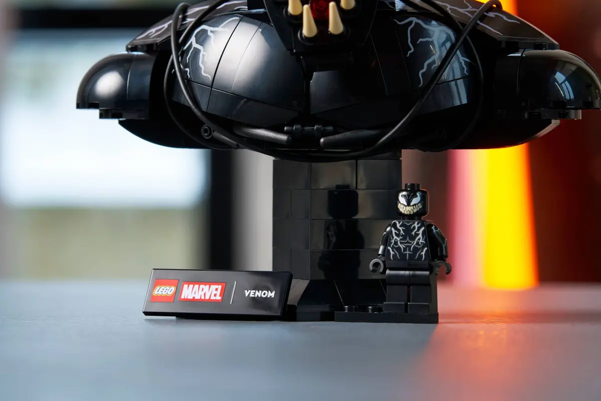 LEGO Marvel Super Heroes 76356 Venom Bust set, image 13