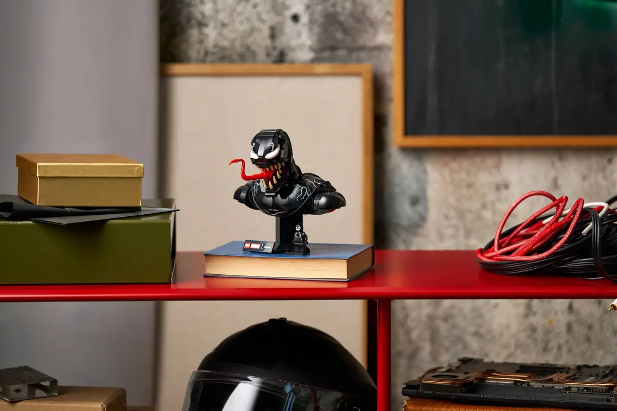 LEGO Marvel Super Heroes 76356 Venom Bust set, image 17