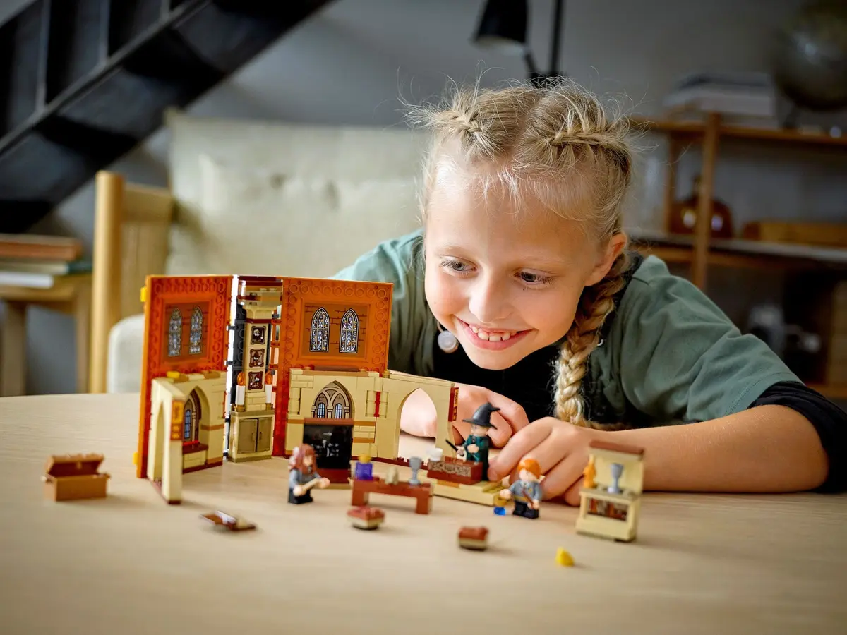 LEGO Harry Potter 76382 Hogwarts Moment: Transfiguration Class set, image 4