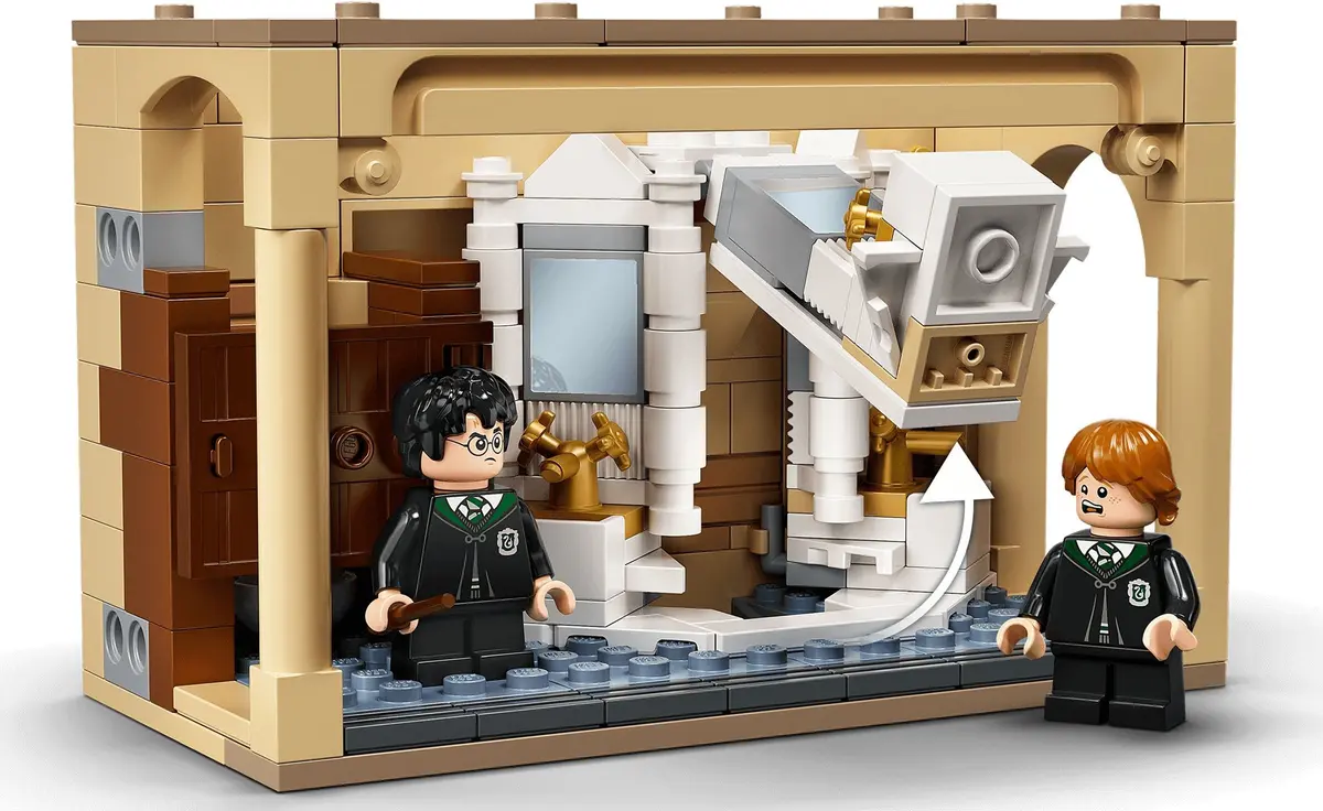 LEGO Harry Potter 76386 Hogwarts: Polyjuice Potion Mistake set, image 11