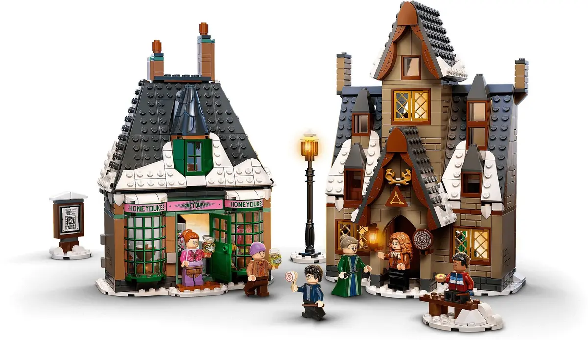 LEGO Harry Potter 76388 Hogsmeade Village Visit set, image 7