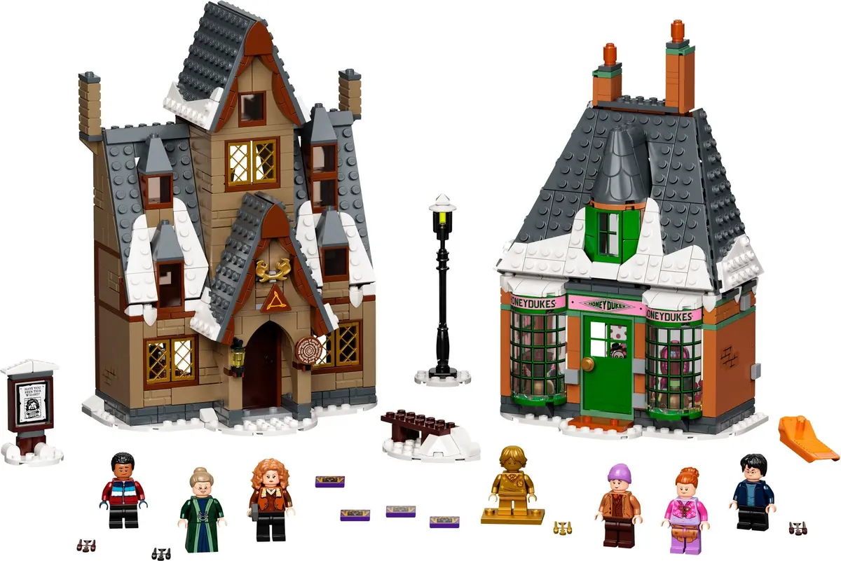 LEGO Harry Potter 76388 Hogsmeade Village Visit set
