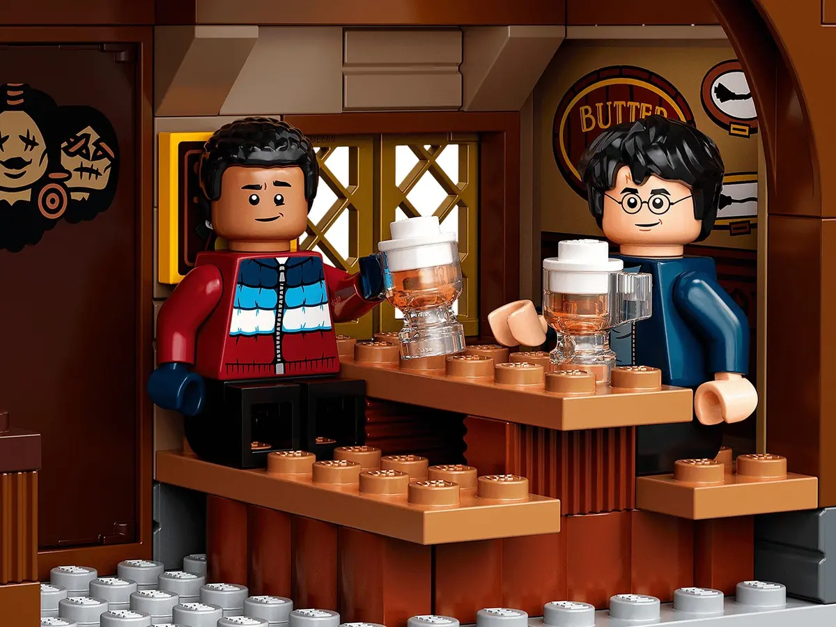 LEGO Harry Potter 76388 Hogsmeade Village Visit set, image 12