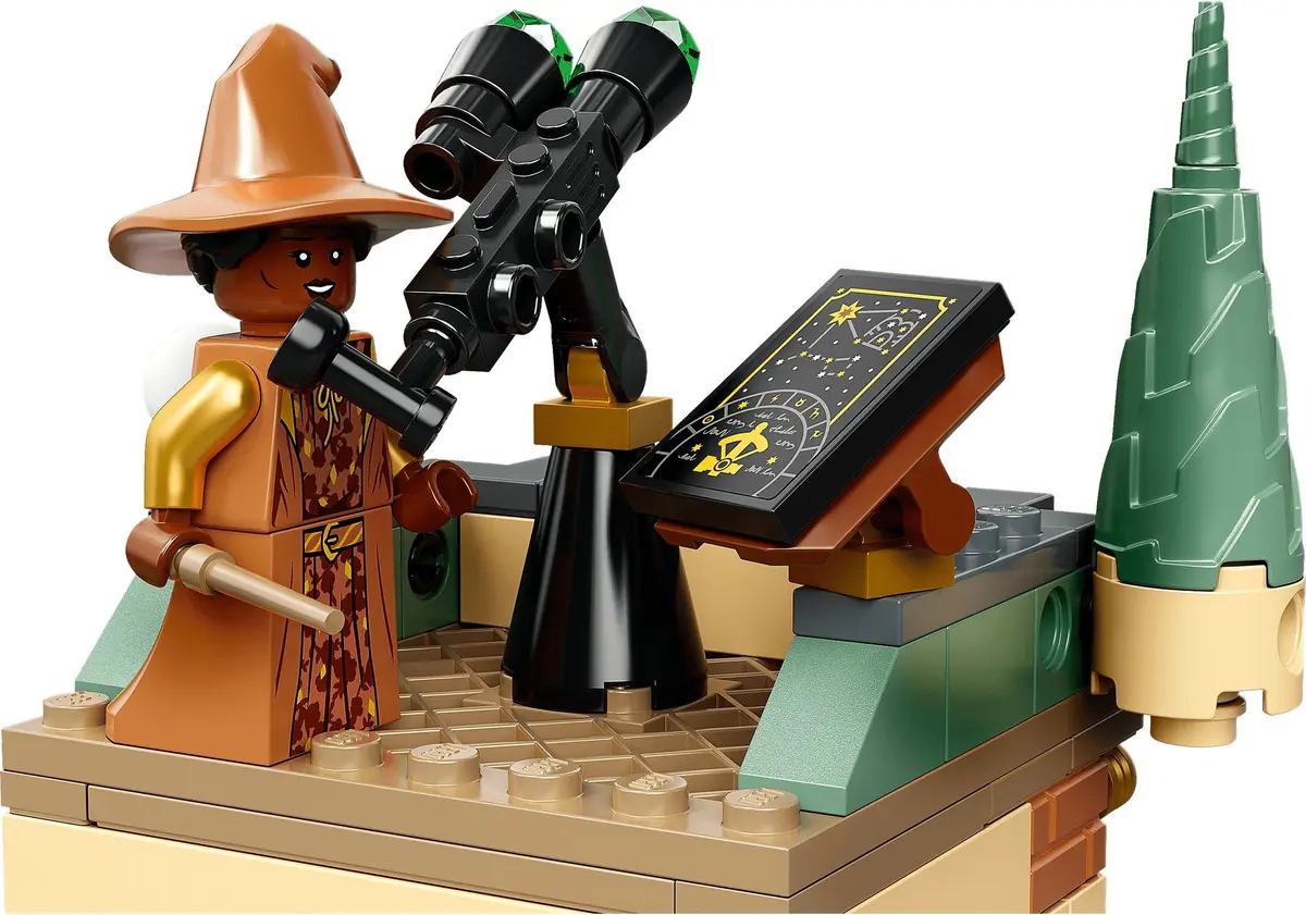 LEGO Harry Potter 76389 Hogwarts Chamber of Secrets set, image 4