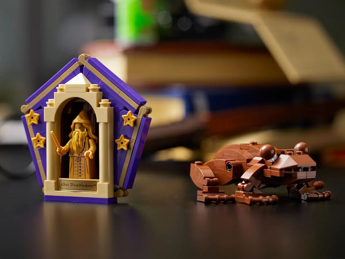 LEGO Harry Potter 76391 Hogwarts Icons - Collectors' Edition set, image 6