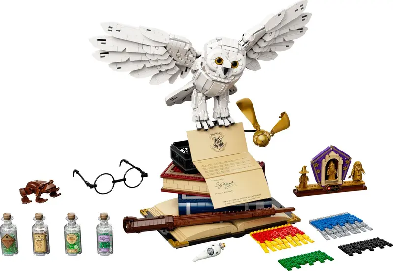 LEGO Harry Potter 76391 Hogwarts Icons - Collectors' Edition set