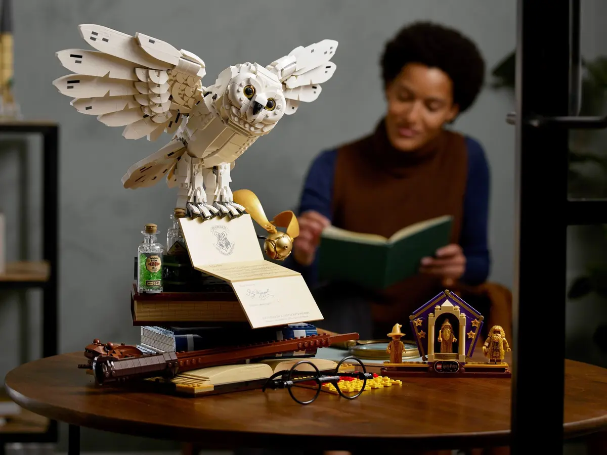 LEGO Harry Potter 76391 Hogwarts Icons - Collectors' Edition set, image 9