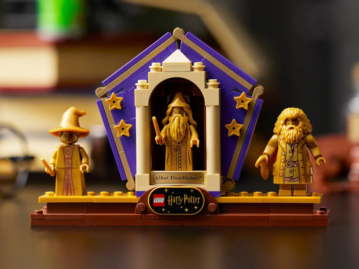 LEGO Harry Potter 76391 Hogwarts Icons - Collectors' Edition set, image 7