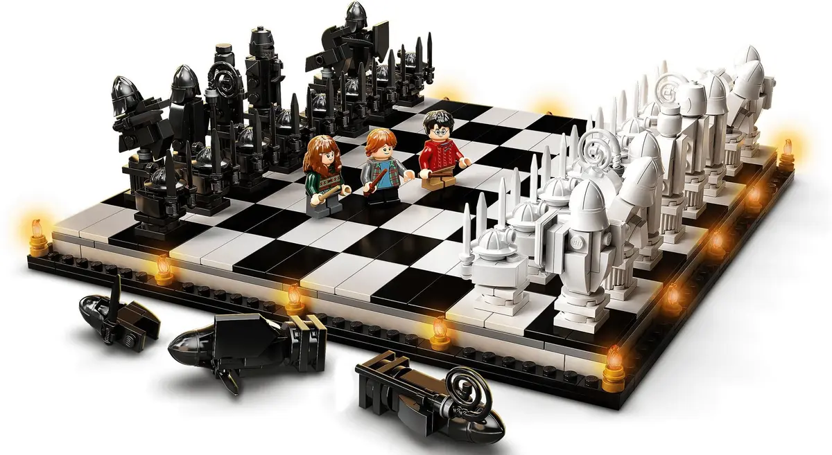 LEGO Harry Potter 76392 Hogwarts Wizard's Chess set, image 7