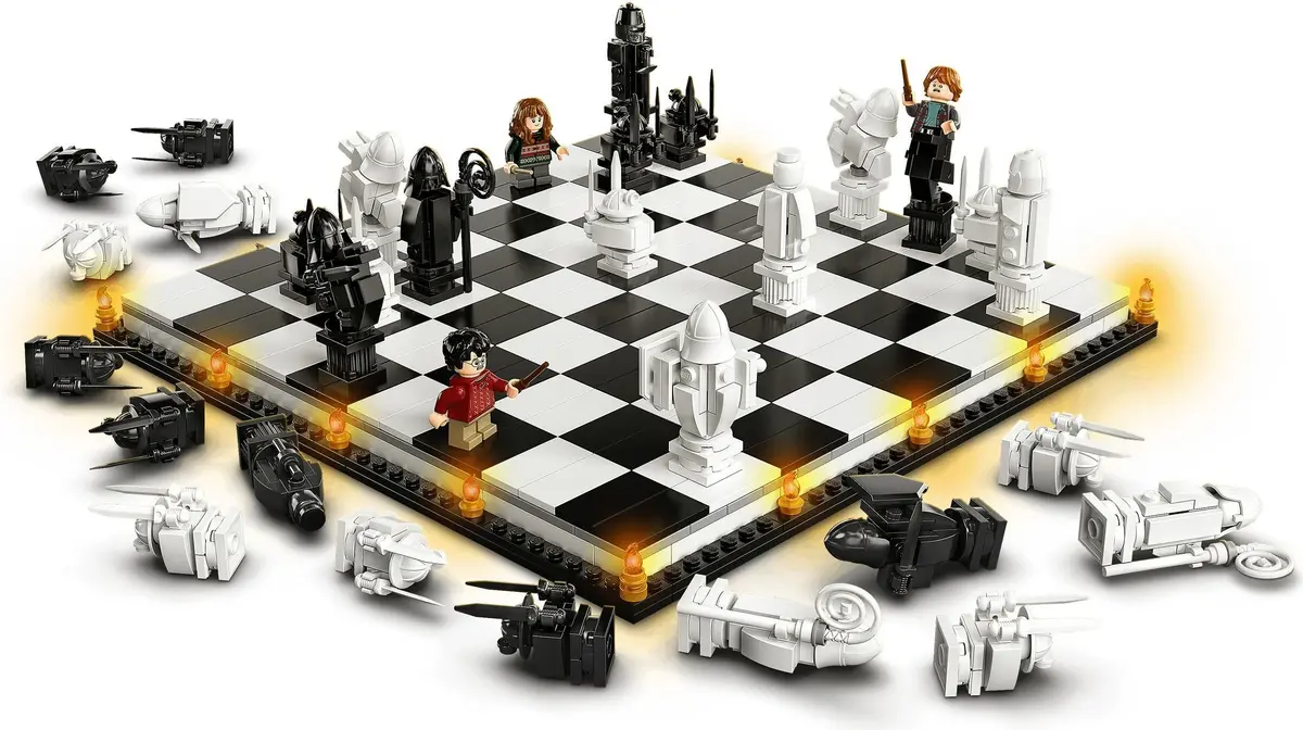 LEGO Harry Potter 76392 Hogwarts Wizard's Chess set, image 11