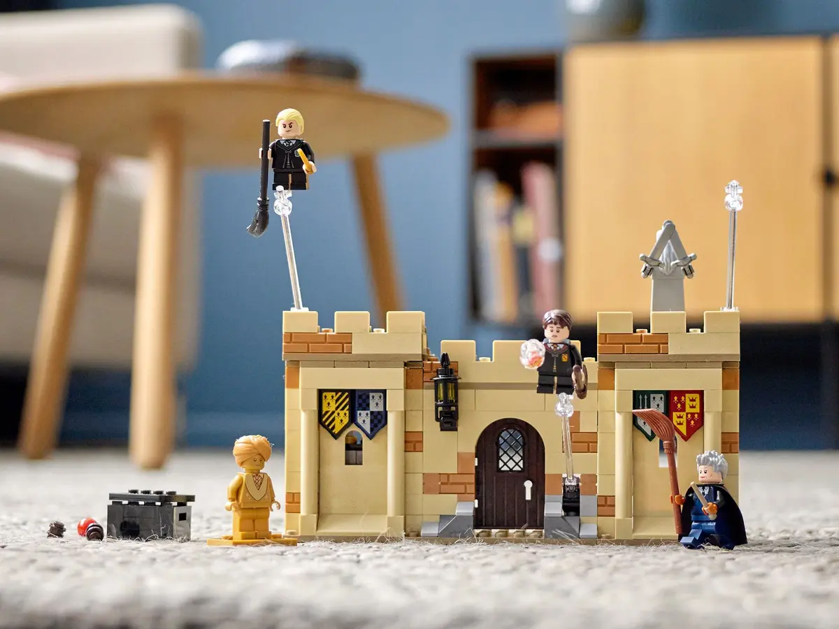 LEGO Harry Potter 76395 Hogwarts: First Flying Lesson set, image 7
