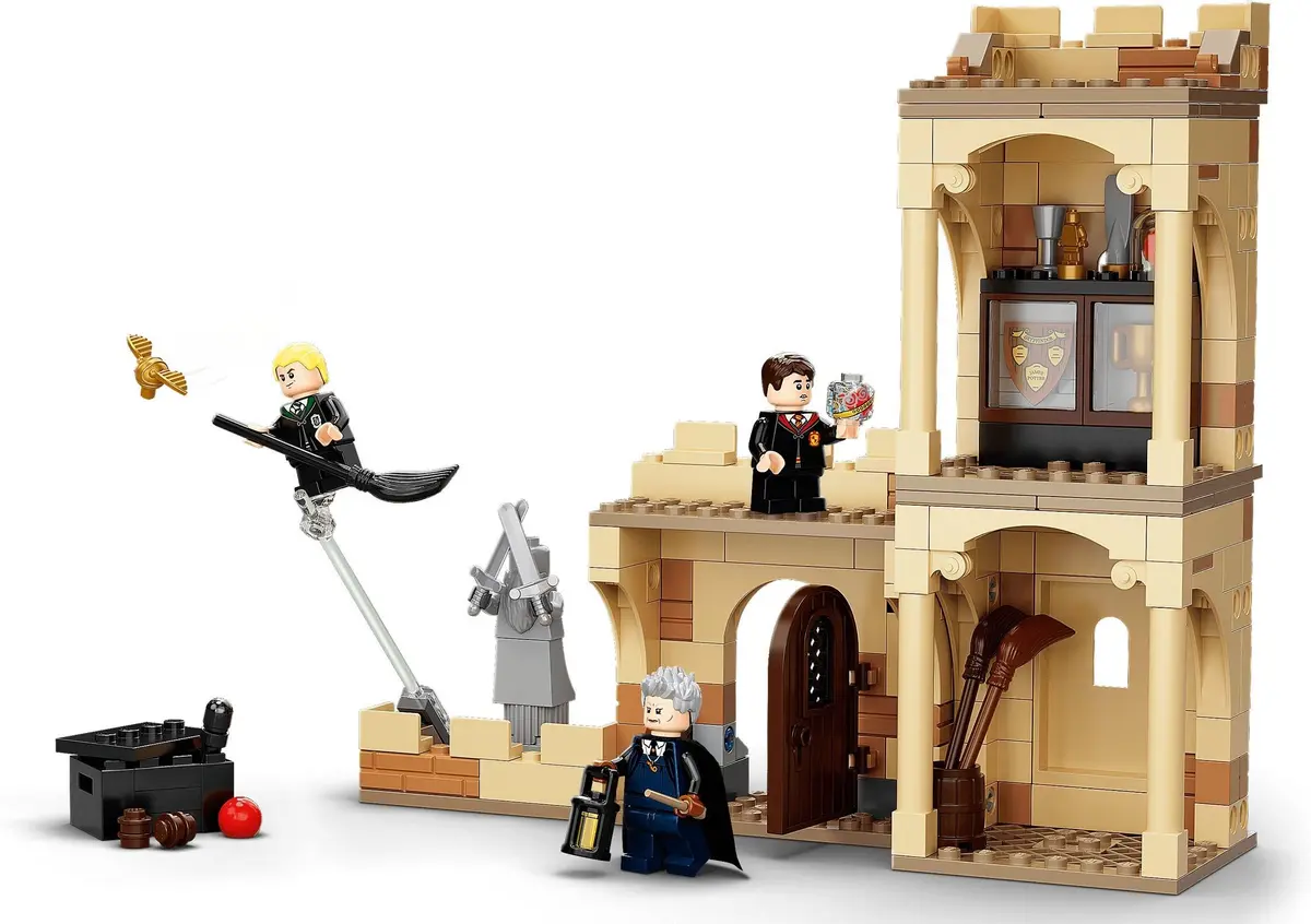 LEGO Harry Potter 76395 Hogwarts: First Flying Lesson set, image 11