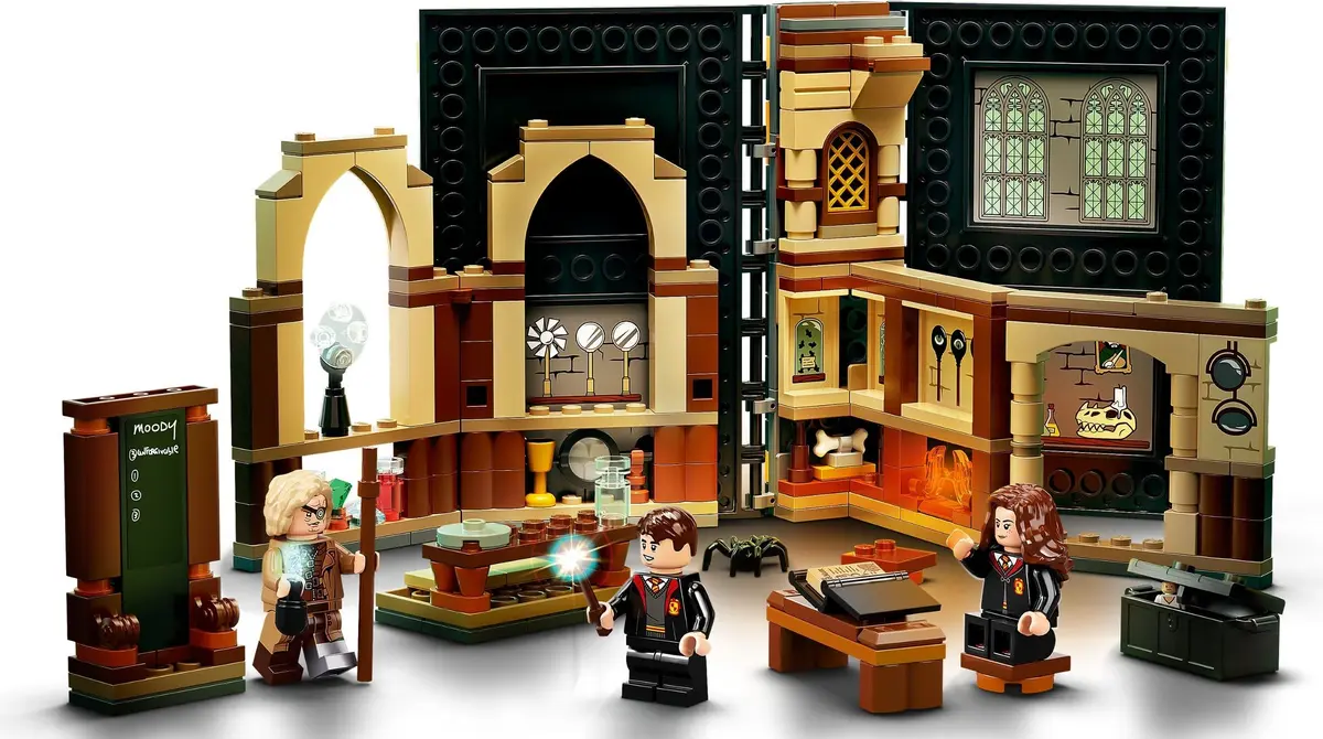 LEGO Harry Potter 76397 Hogwarts Moment: Defence Against the Dark Arts Class set, image 5